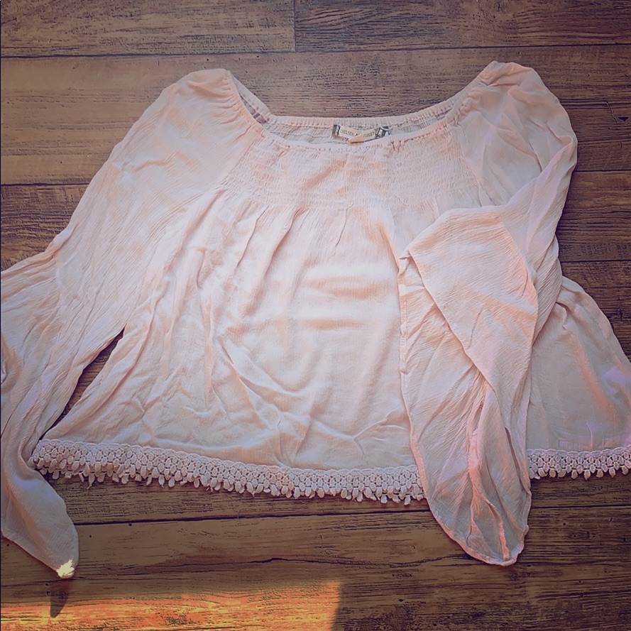 Chelsea And Violet Beautiful Flowy Blouse